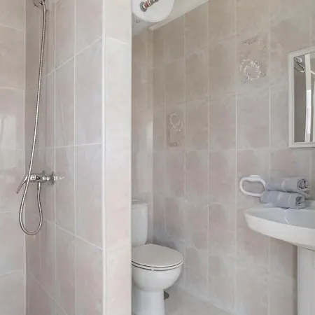 Apartment Con Piscina Compartida Wi-fi Y Aire Acondicionado